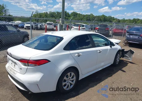 2021 Toyota Corolla Le z USA, uszkodzony, nr VIN 5YFEPMAE5MP243866